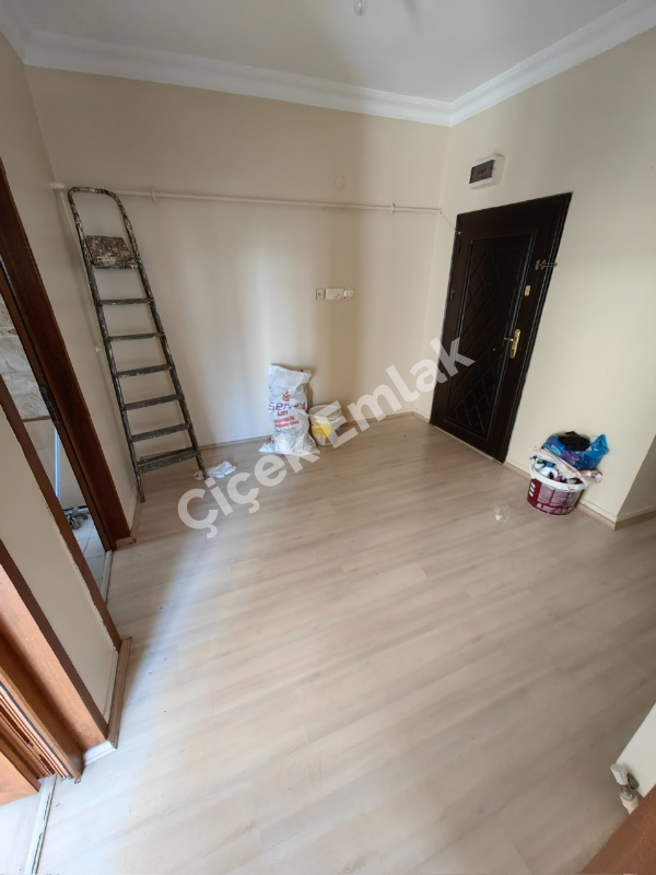 Binevler’de Metroya 5 Dakika | 4. Kat | 2+1 Balkonlu Kiralık Daire – 65 m²
