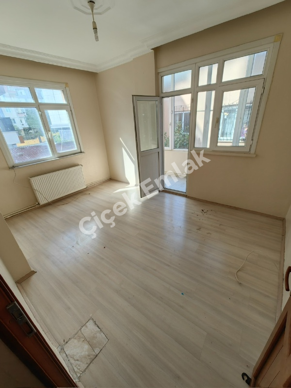 Binevler’de Metroya 5 Dakika | 4. Kat | 2+1 Balkonlu Kiralık Daire – 65 m²