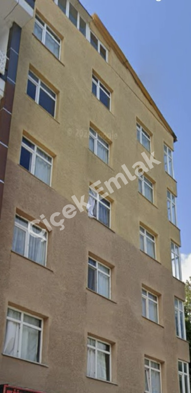 Binevler’de Metroya 5 Dakika | 4. Kat | 2+1 Balkonlu Kiralık Daire – 65 m²