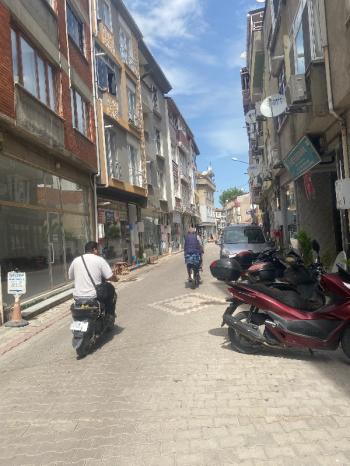 Cadde üzeri dükkan