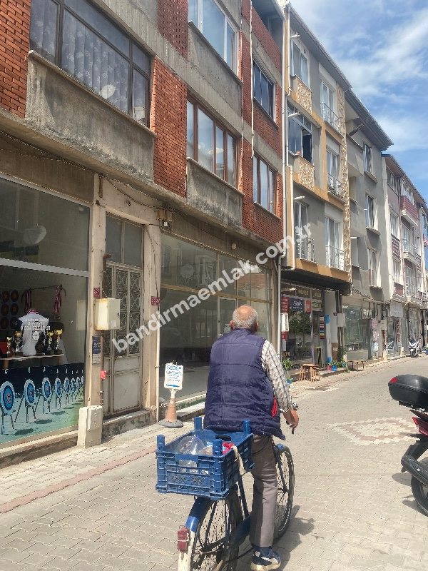 Cadde üzeri dükkan