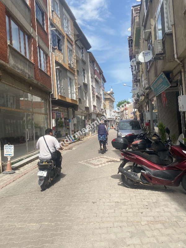 Cadde üzeri dükkan