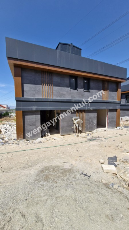 ÇEKMEKÖY REŞADİYE DE SATILIK 6+1 NATAMAM VİLLA