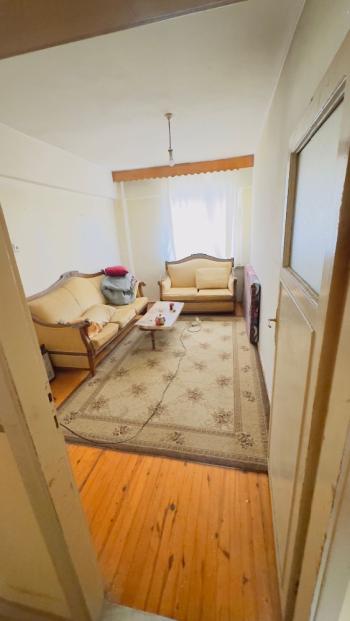 Güvenay - Çorum Kale Mahallesi – Uğur Mumcu Caddesi Üzeri 3+1 Ara Kat Daire