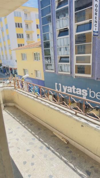 Güvenay - Çorum Kale Mahallesi – Uğur Mumcu Caddesi Üzeri 3+1 Ara Kat Daire