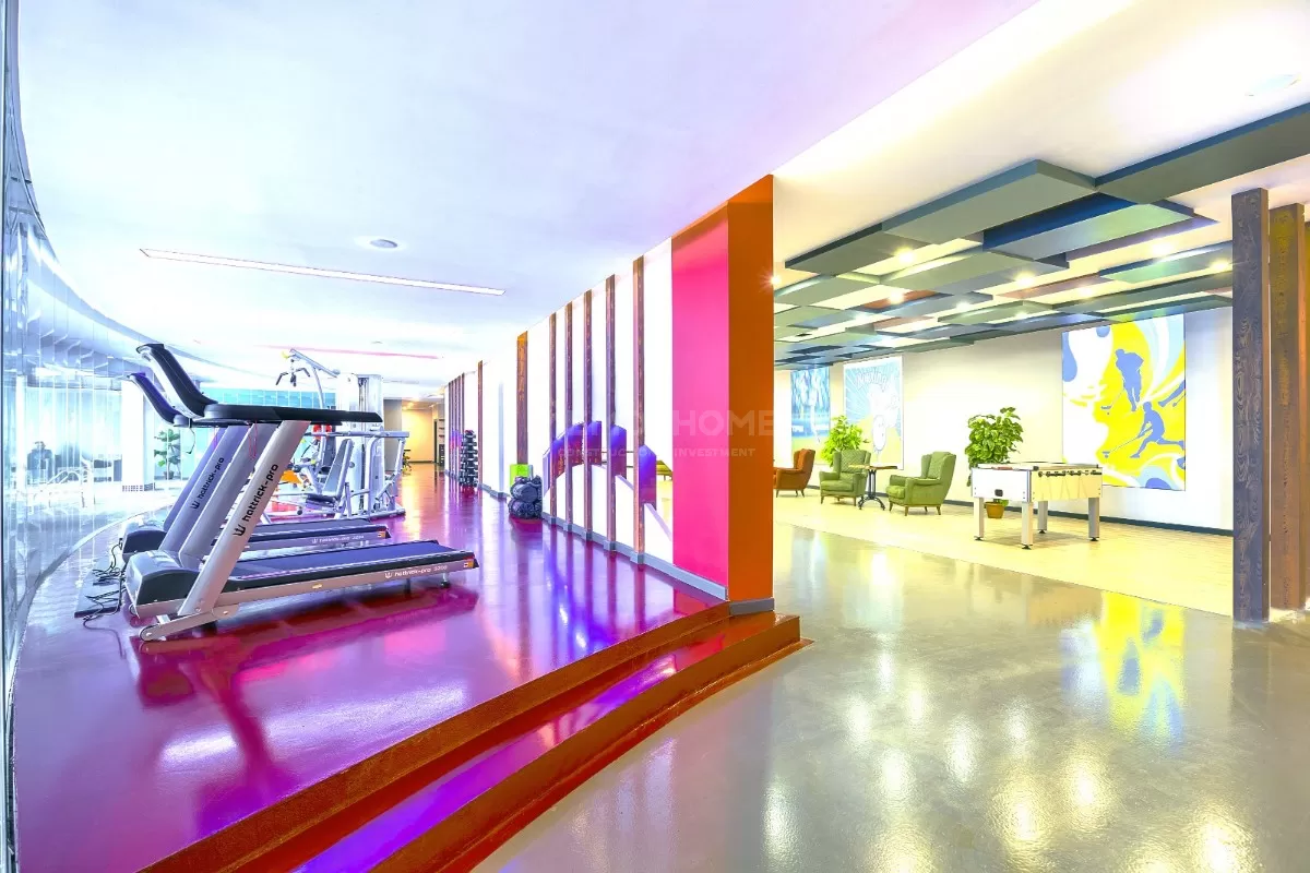 Stunning Sea, Castle & City Views