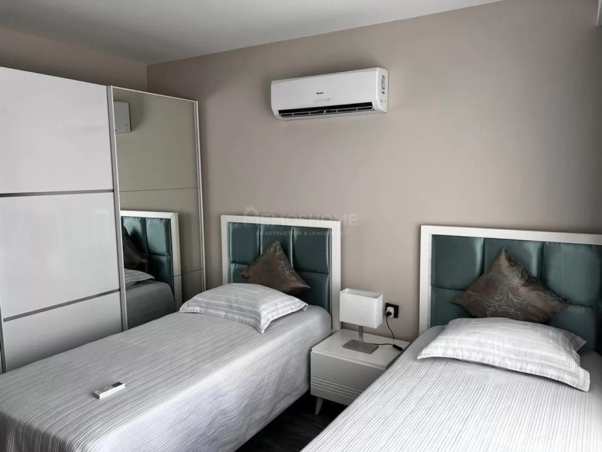 Stunning Sea, Castle & City Views