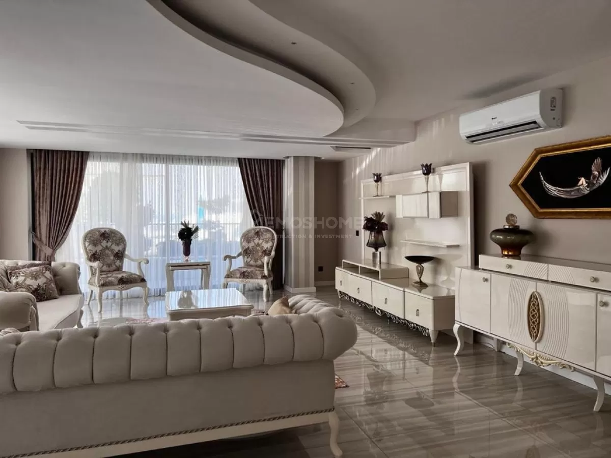 Stunning Sea, Castle & City Views