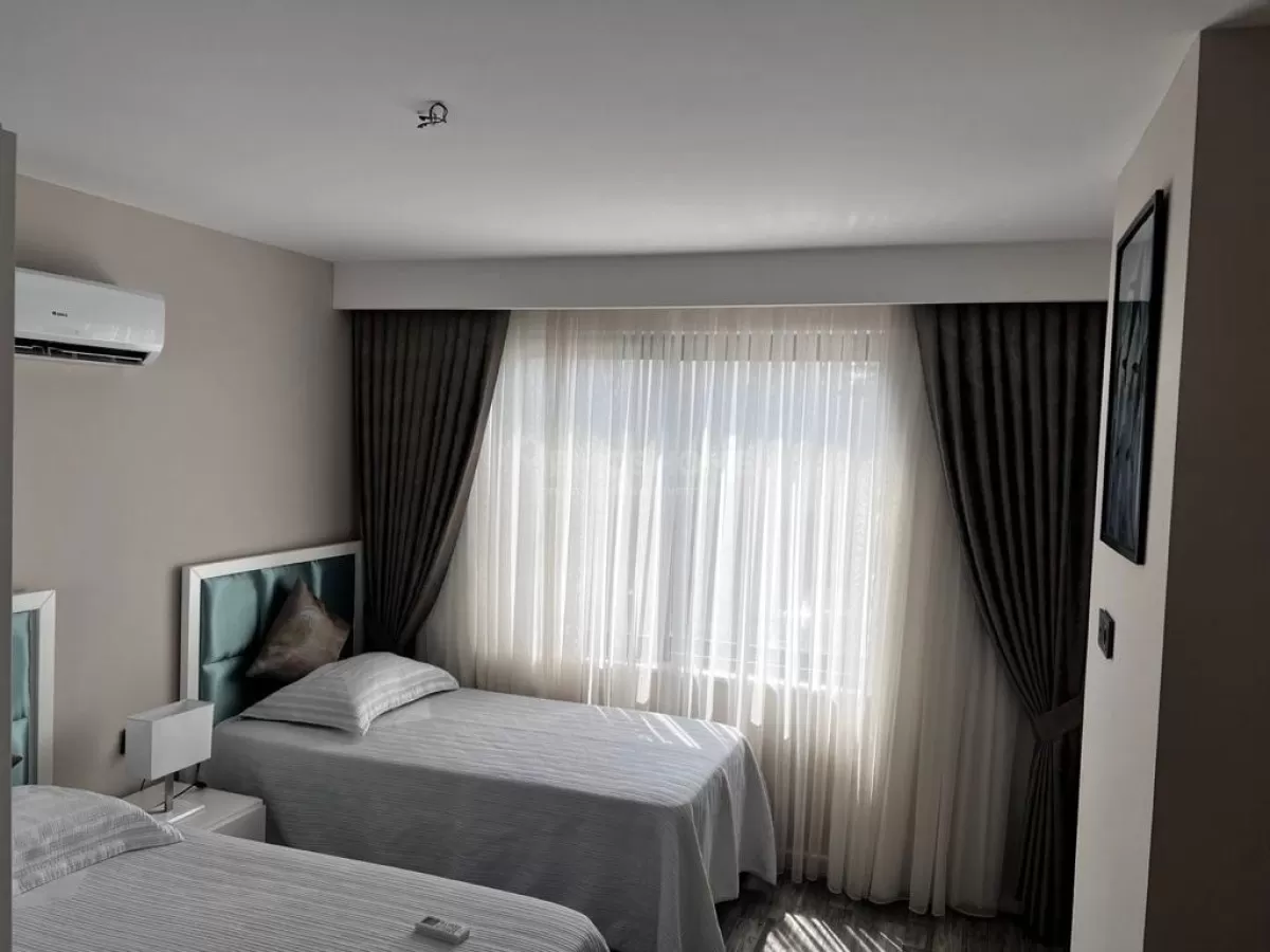 Stunning Sea, Castle & City Views