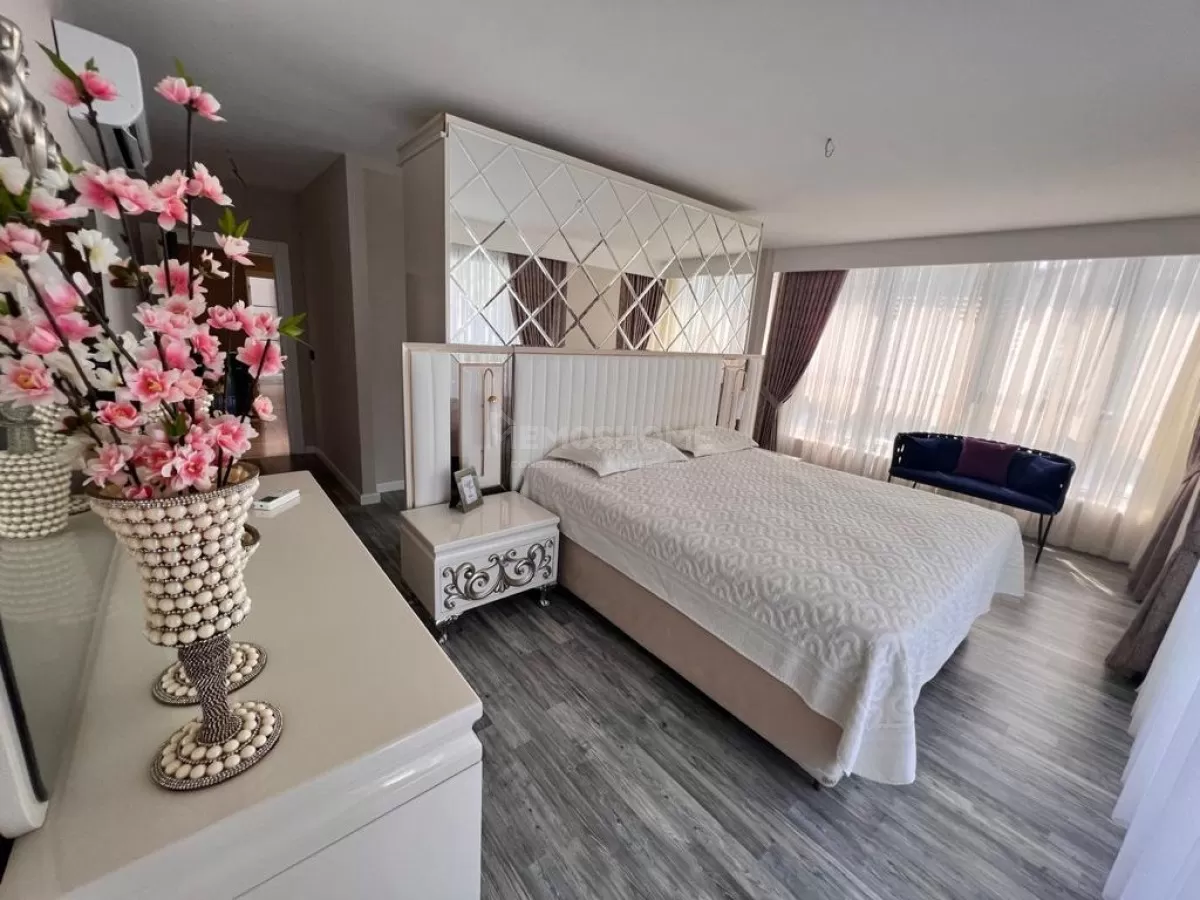 Stunning Sea, Castle & City Views