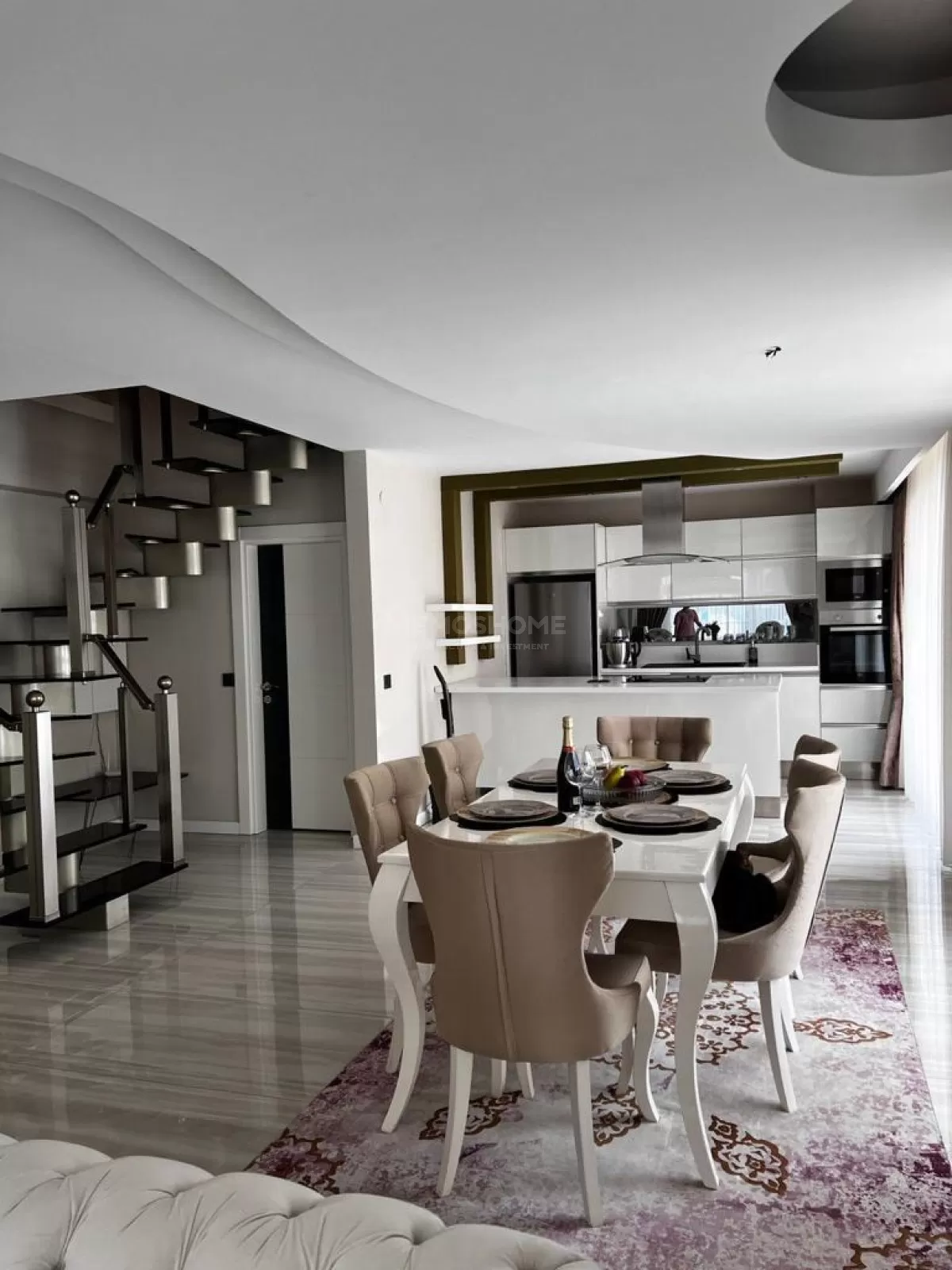 Stunning Sea, Castle & City Views