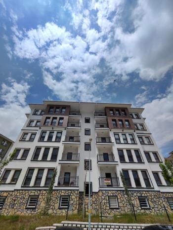 AFYON ÜÇOK EMLAKTAN SADIKBEY TOKİ KİRALIK 3+1 TEMİZ BAKIMLI DAİRE
