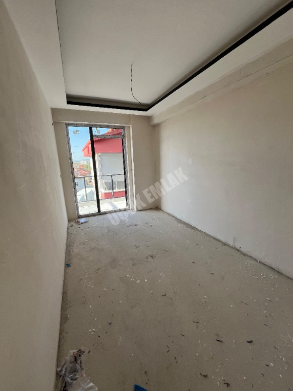 AFYON ÜÇOK EMLAKTAN ERENLERDE SATILIK SIFIR 2+1 EŞYALI ARAKAT DAİRE