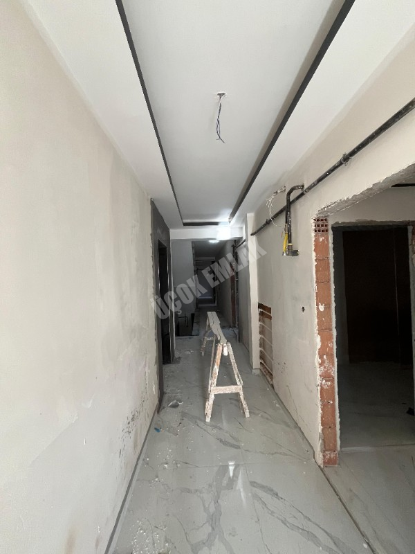 AFYON ÜÇOK EMLAKTAN ERENLERDE SATILIK SIFIR 2+1 EŞYALI ARAKAT DAİRE