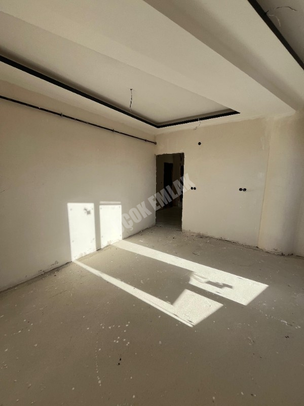 AFYON ÜÇOK EMLAKTAN ERENLERDE SATILIK SIFIR 2+1 EŞYALI ARAKAT DAİRE