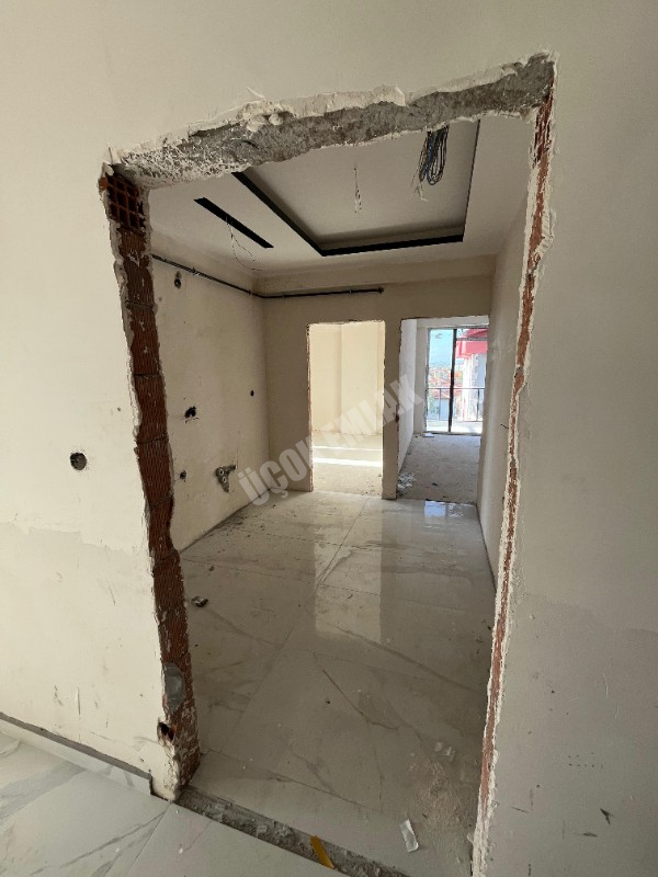 AFYON ÜÇOK EMLAKTAN ERENLERDE SATILIK SIFIR 2+1 EŞYALI ARAKAT DAİRE
