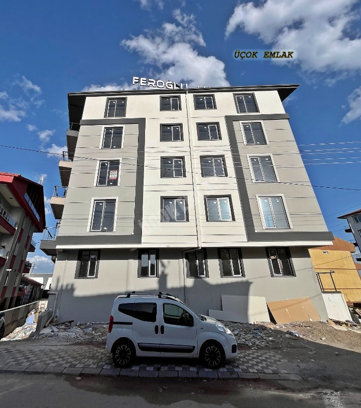 AFYON ÜÇOK EMLAKTAN ERENLERDE SATILIK SIFIR 2+1 EŞYALI ARAKAT DAİRE