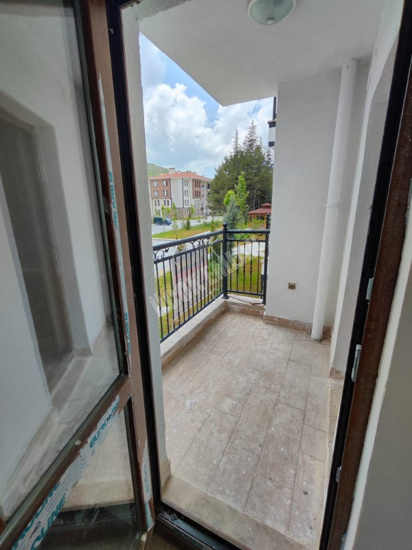 AFYON ÜÇOK EMLAKTAN SADIKBEY TOKİ KİRALIK 3+1 TEMİZ BAKIMLI DAİRE