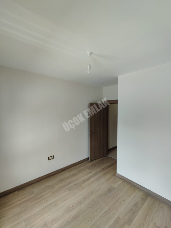 AFYON ÜÇOK EMLAKTAN SADIKBEY TOKİ KİRALIK 3+1 TEMİZ BAKIMLI DAİRE