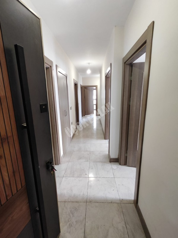 AFYON ÜÇOK EMLAKTAN SADIKBEY TOKİ KİRALIK 3+1 TEMİZ BAKIMLI DAİRE