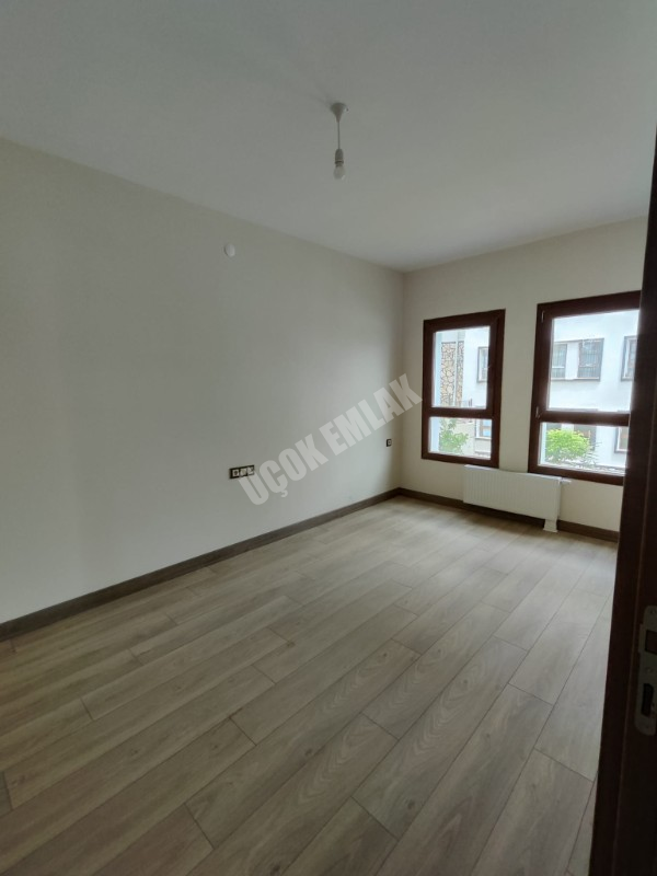 AFYON ÜÇOK EMLAKTAN SADIKBEY TOKİ KİRALIK 3+1 TEMİZ BAKIMLI DAİRE