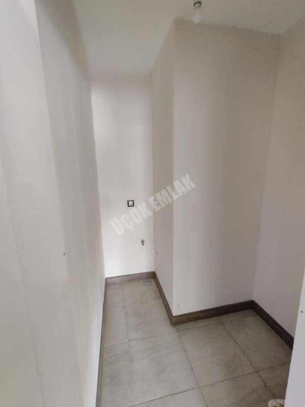 AFYON ÜÇOK EMLAKTAN SADIKBEY TOKİ KİRALIK 3+1 TEMİZ BAKIMLI DAİRE