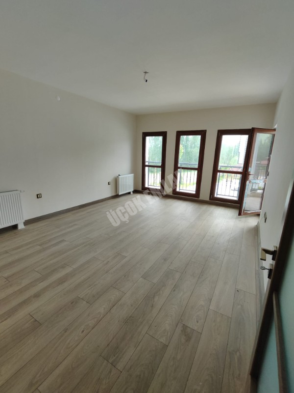 AFYON ÜÇOK EMLAKTAN SADIKBEY TOKİ KİRALIK 3+1 TEMİZ BAKIMLI DAİRE