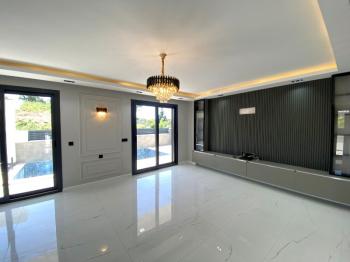 Didim'de Satılık Tam Müstakil 3+1 Ayrı Mutfakalı Villa