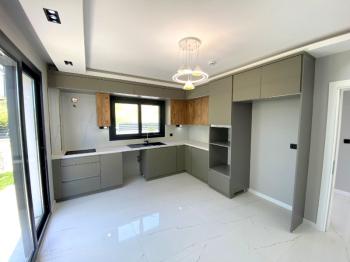 Didim'de Satılık Tam Müstakil 3+1 Ayrı Mutfakalı Villa