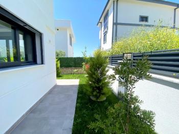 Didim'de Satılık Tam Müstakil 3+1 Ayrı Mutfakalı Villa