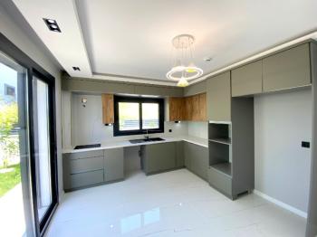 Didim'de Satılık Tam Müstakil 3+1 Ayrı Mutfakalı Villa