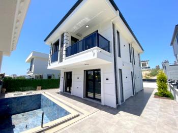 Didim'de Satılık Tam Müstakil 3+1 Ayrı Mutfakalı Villa