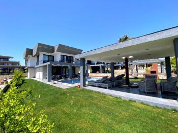 Didim Efeler Mahallesi'nde 4+1 Tam Müstakil Lüks Villa