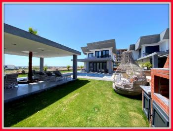 Didim Efeler Mahallesi'nde 4+1 Tam Müstakil Lüks Villa