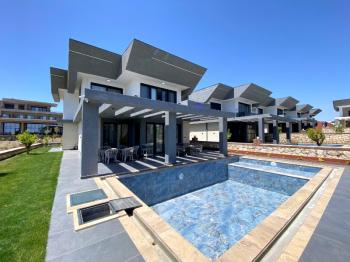 Didim Efeler Mahallesi'nde 4+1 Tam Müstakil Lüks Villa