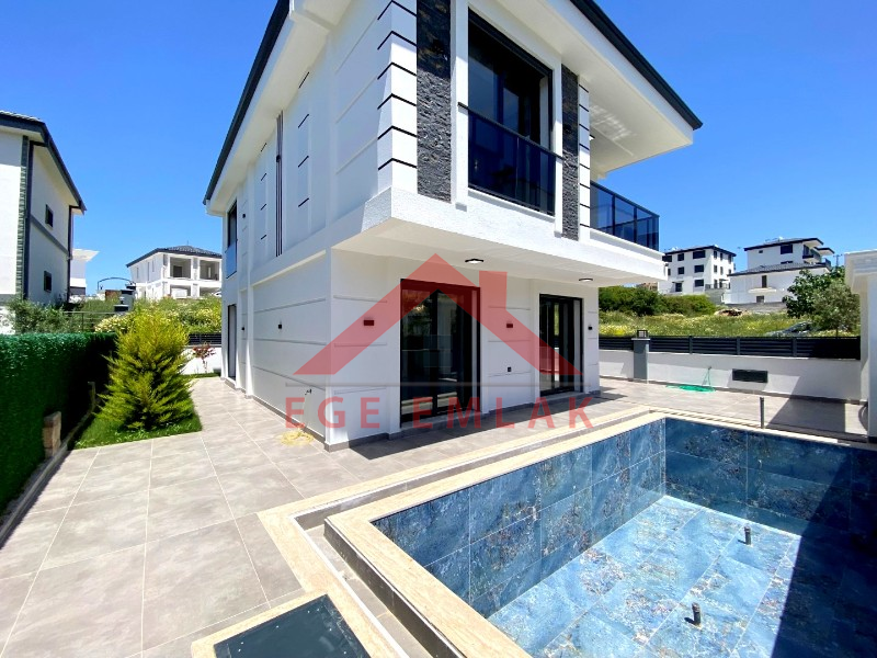 Didim'de Satılık Tam Müstakil 3+1 Ayrı Mutfakalı Villa