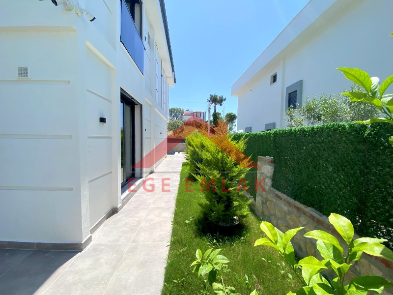 Didim'de Satılık Tam Müstakil 3+1 Ayrı Mutfakalı Villa