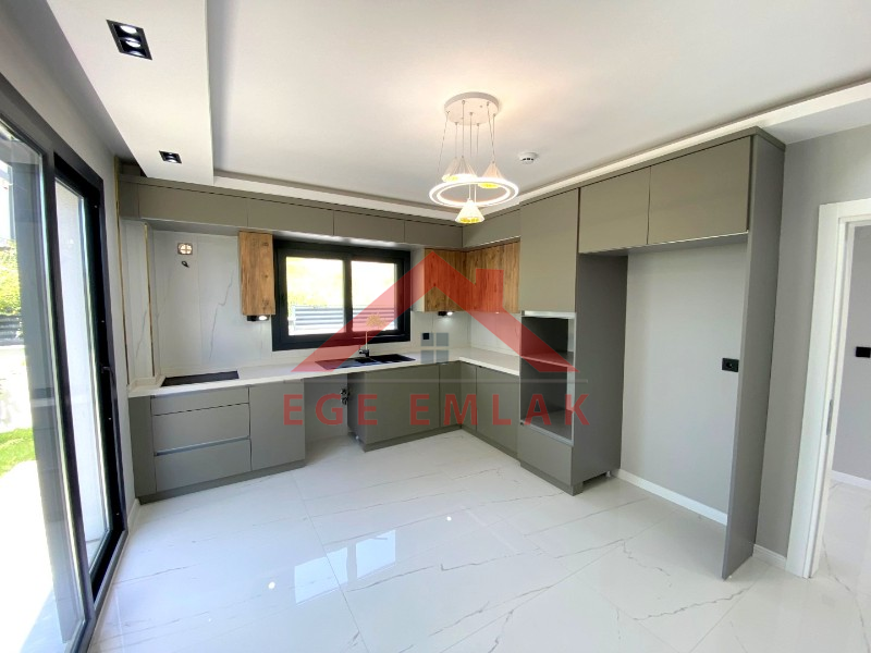 Didim'de Satılık Tam Müstakil 3+1 Ayrı Mutfakalı Villa