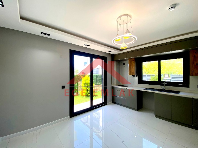Didim'de Satılık Tam Müstakil 3+1 Ayrı Mutfakalı Villa