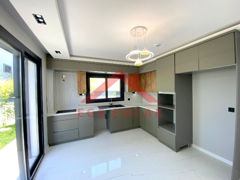 Didim'de Satılık Tam Müstakil 3+1 Ayrı Mutfakalı Villa