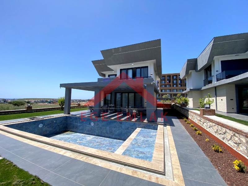 Didim Efeler Mahallesi'nde 4+1 Tam Müstakil Lüks Villa