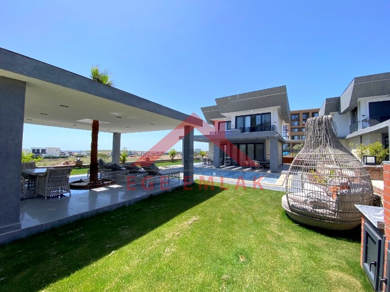 Didim Efeler Mahallesi'nde 4+1 Tam Müstakil Lüks Villa