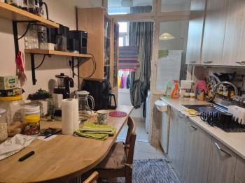 İ.E.T.T Yıldız Bloklarında, Otoparklı, Balkonlu, 40m2 salonlu Ara Kat