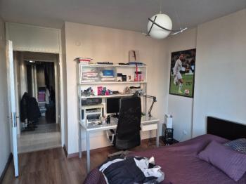 İ.E.T.T Yıldız Bloklarında, Otoparklı, Balkonlu, 40m2 salonlu Ara Kat