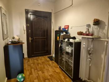İ.E.T.T Yıldız Bloklarında, Otoparklı, Balkonlu, 40m2 salonlu Ara Kat
