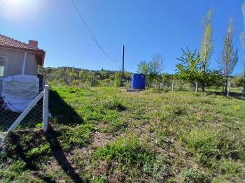 GÜVENAY - ÇORUM BARAJI KUZEYİ 320 M² SATILIK BAHÇE