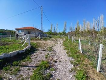 GÜVENAY - ÇORUM BARAJI KUZEYİ 320 M² SATILIK BAHÇE