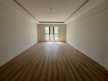 KAHVECİOĞLU EMLAK'DAN YEŞİLYURT MAH SATILIK DAİRE 4+1
