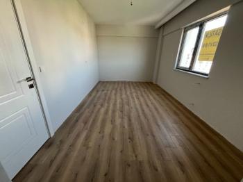 KAHVECİOĞLU EMLAK'DAN YEŞİLYURT MAH SATILIK DAİRE 4+1