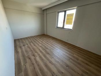 KAHVECİOĞLU EMLAK'DAN YEŞİLYURT MAH SATILIK DAİRE 4+1